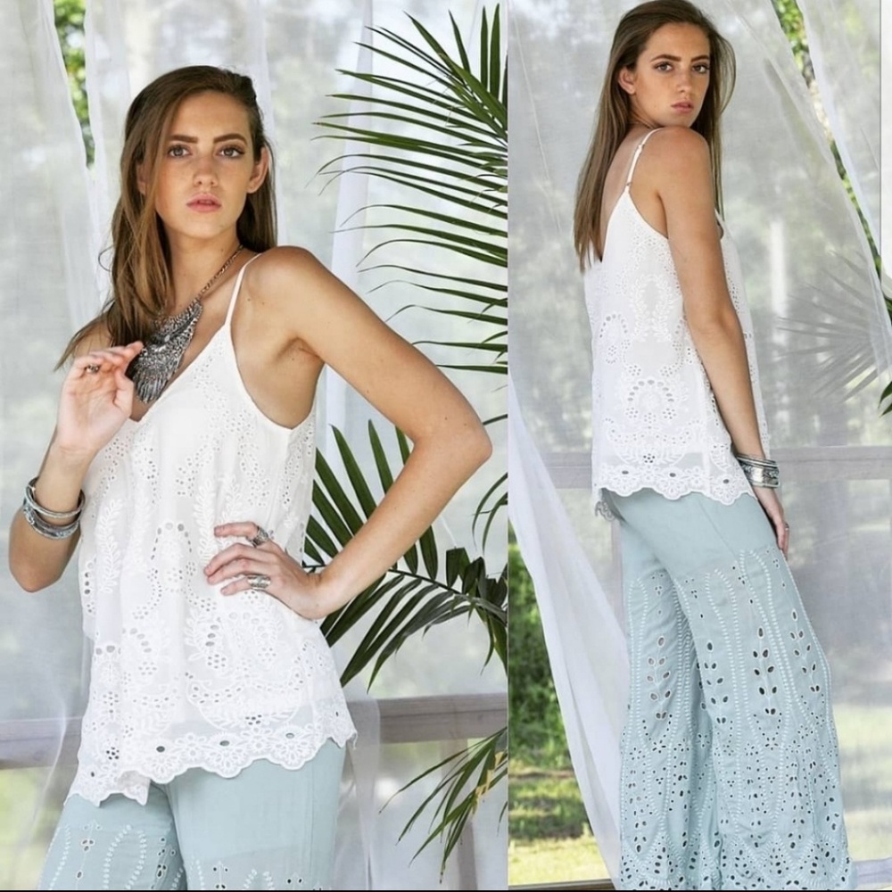 SOLD OUT Entro Eyelet V neck camisole tank - Picture 4 of 8